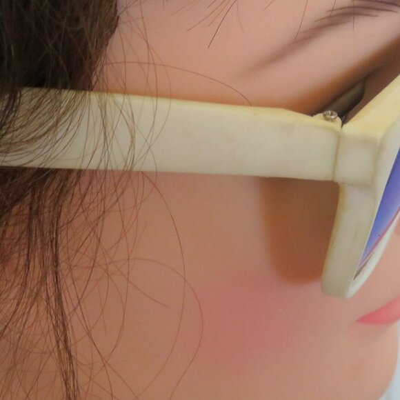 Foster Grant Wubbas Sunglasses Pre-Loved (230V) - Picture 5 of 6